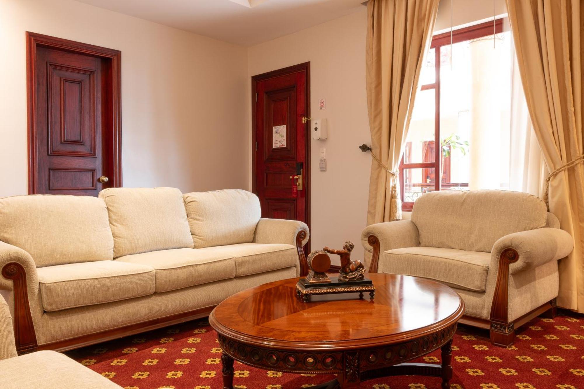 Grand Victoria Boutique Hotel Loja Buitenkant foto