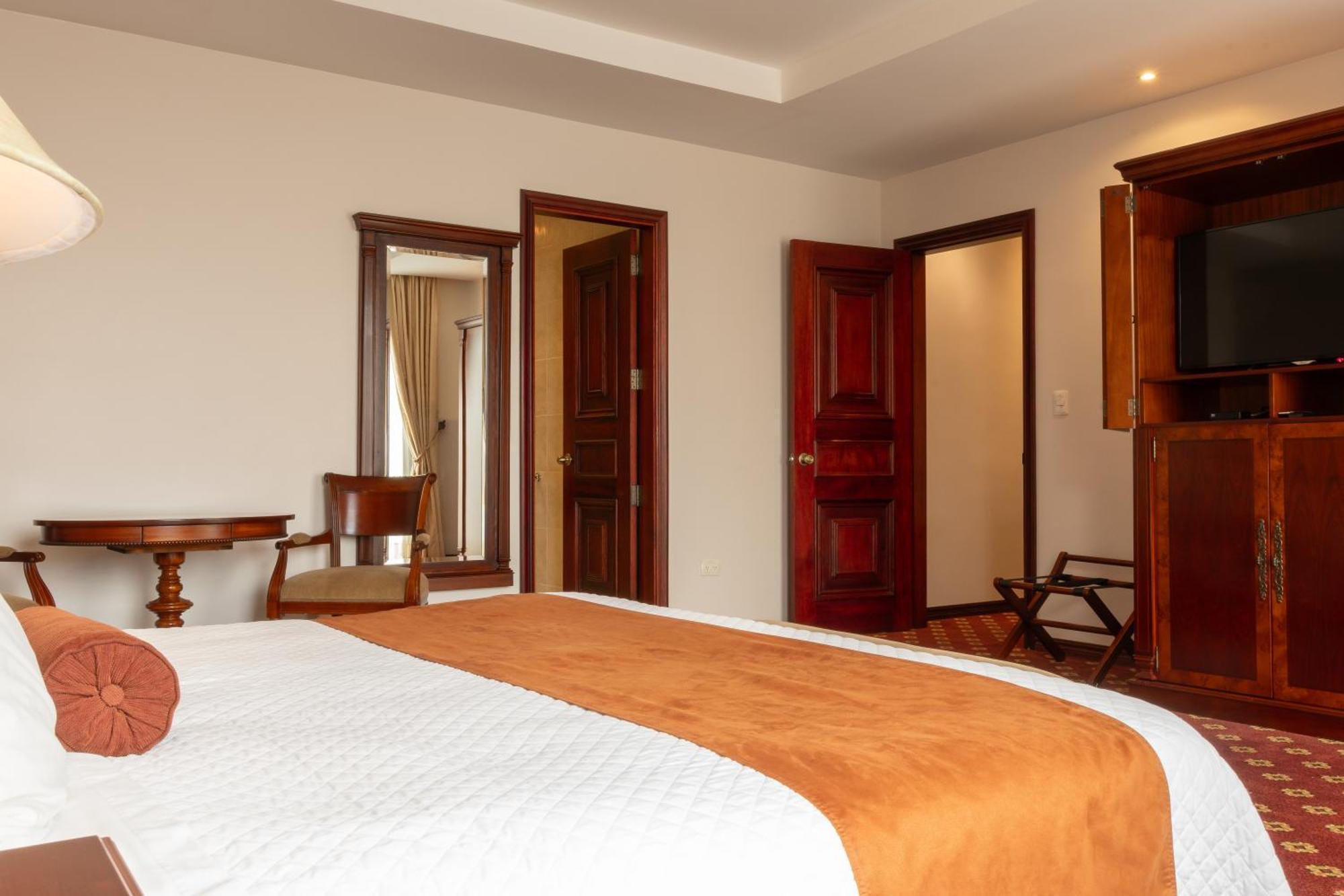 Grand Victoria Boutique Hotel Loja Buitenkant foto