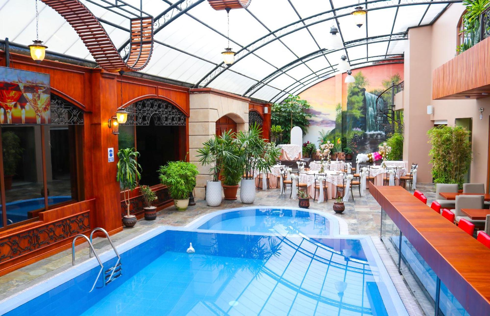 Grand Victoria Boutique Hotel Loja Buitenkant foto